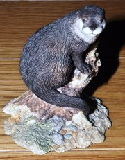 Border Fine Arts Otter