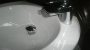 Beautiful White Bathroom Ceramic sink 'Dee' brand new in box